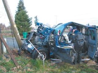 Enumclaw teenagers survive nasty wreck