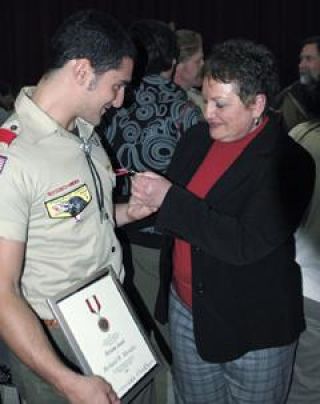 Lake Tapps scoutmaster honored with heroism award