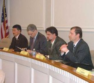 Legislators work the floor as the session nears an end