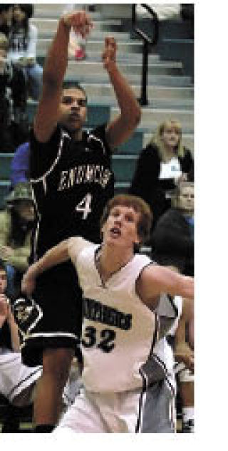 Nathan Braun blocks out after a shot.