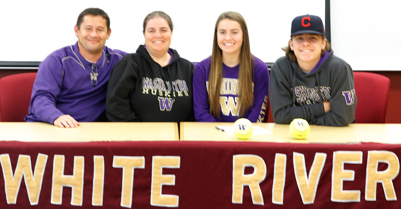 Megan Vandergrift was joined at a Nov. 8 signing ceremony at White River High by her parents Steve and Treena and her brother Robert. Photo by Katlyn Pierce