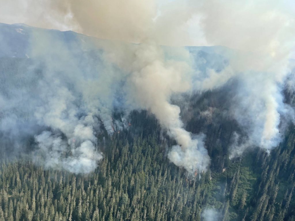 Fires at Mount Rainier, Bolt Creek shroud region in smoke | Courier-Herald