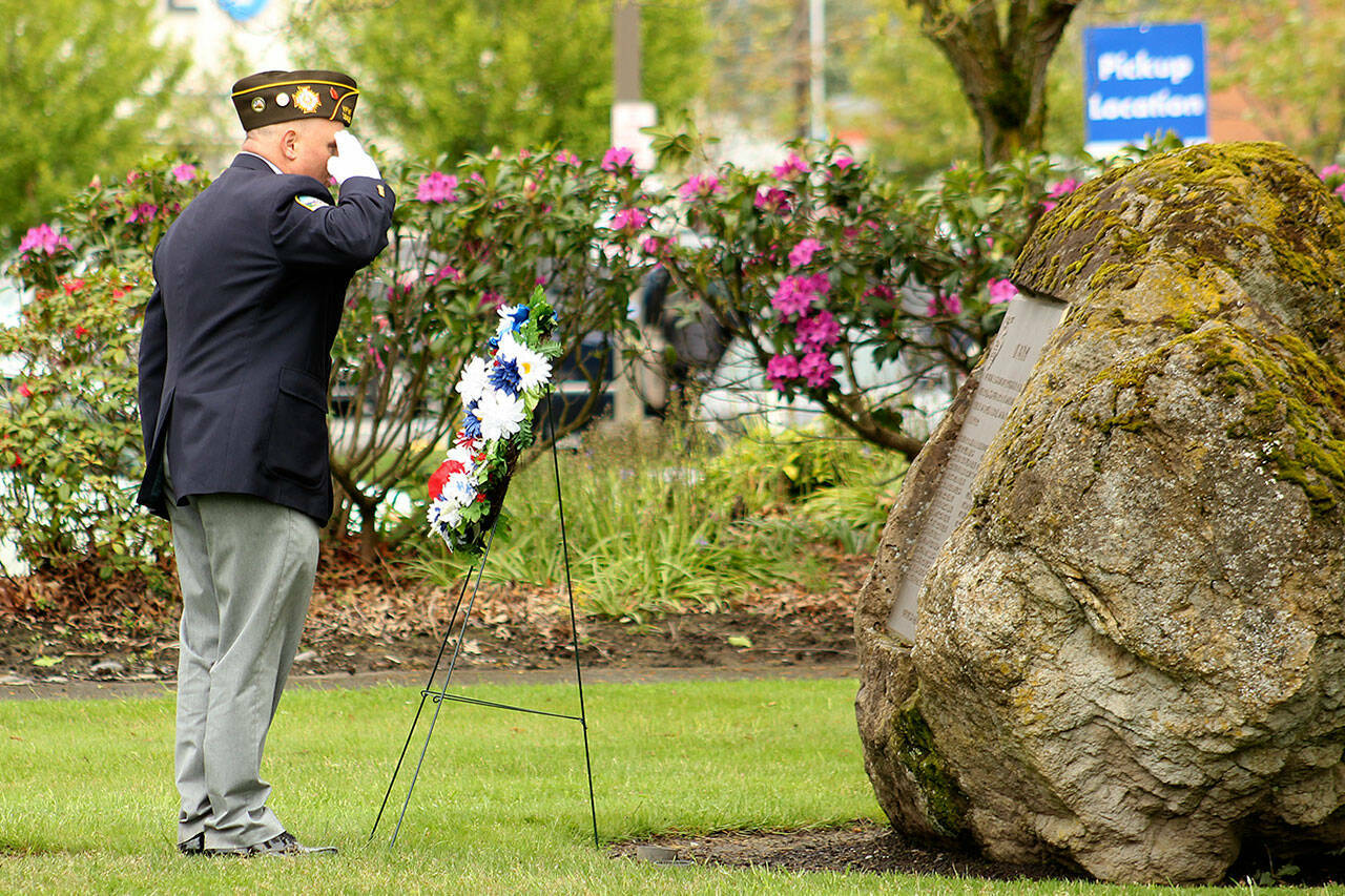 A wreath placed at the Black Hawk memorial at Enumclaw's Veterans Memorial Park during a Memorial Day service in 2022. Photo by Ray Miller-Still