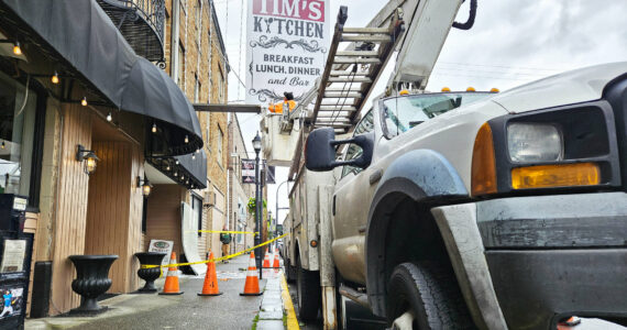 Photo by Ray Miller-Still
Tim’s Kitchen putting up its own sign up after The Lee closed late last month.