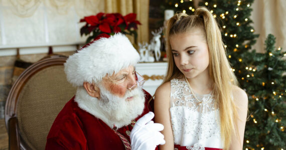 Photo by Lauren Lilly / laurenlillyphotography.com
Thousands of Plateau children shared their wishes with Santa while he vacation in Enumclaw for his off-season for the last 24 years.