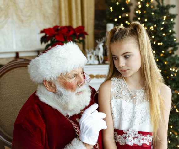 Photo by Lauren Lilly / laurenlillyphotography.com
Thousands of Plateau children shared their wishes with Santa while he vacation in Enumclaw for his off-season for the last 24 years.